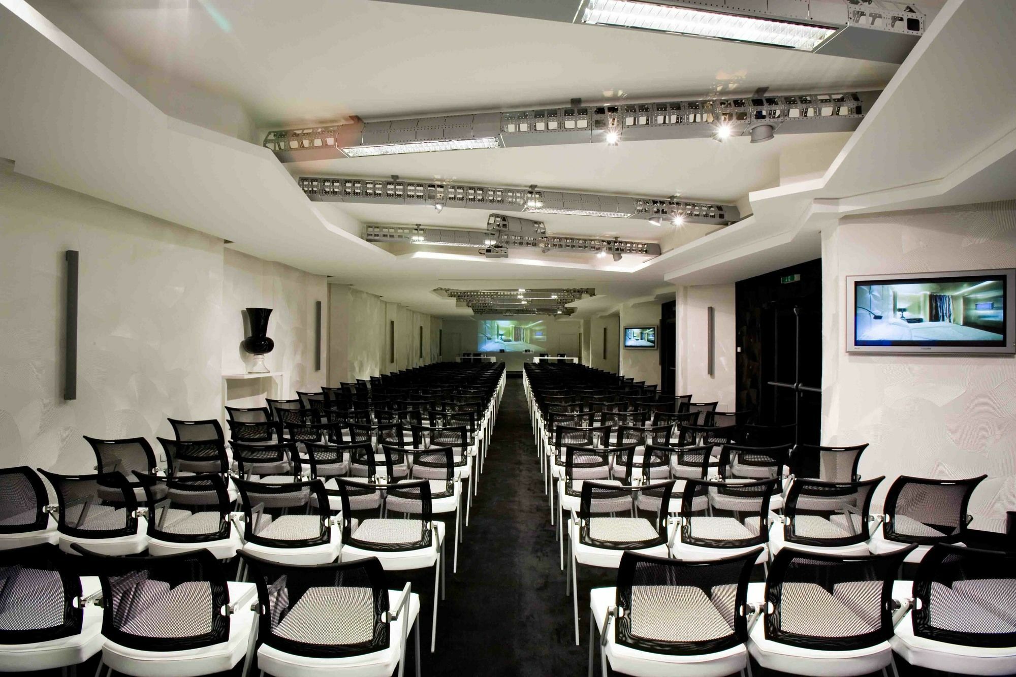 Vdb Next Hotel