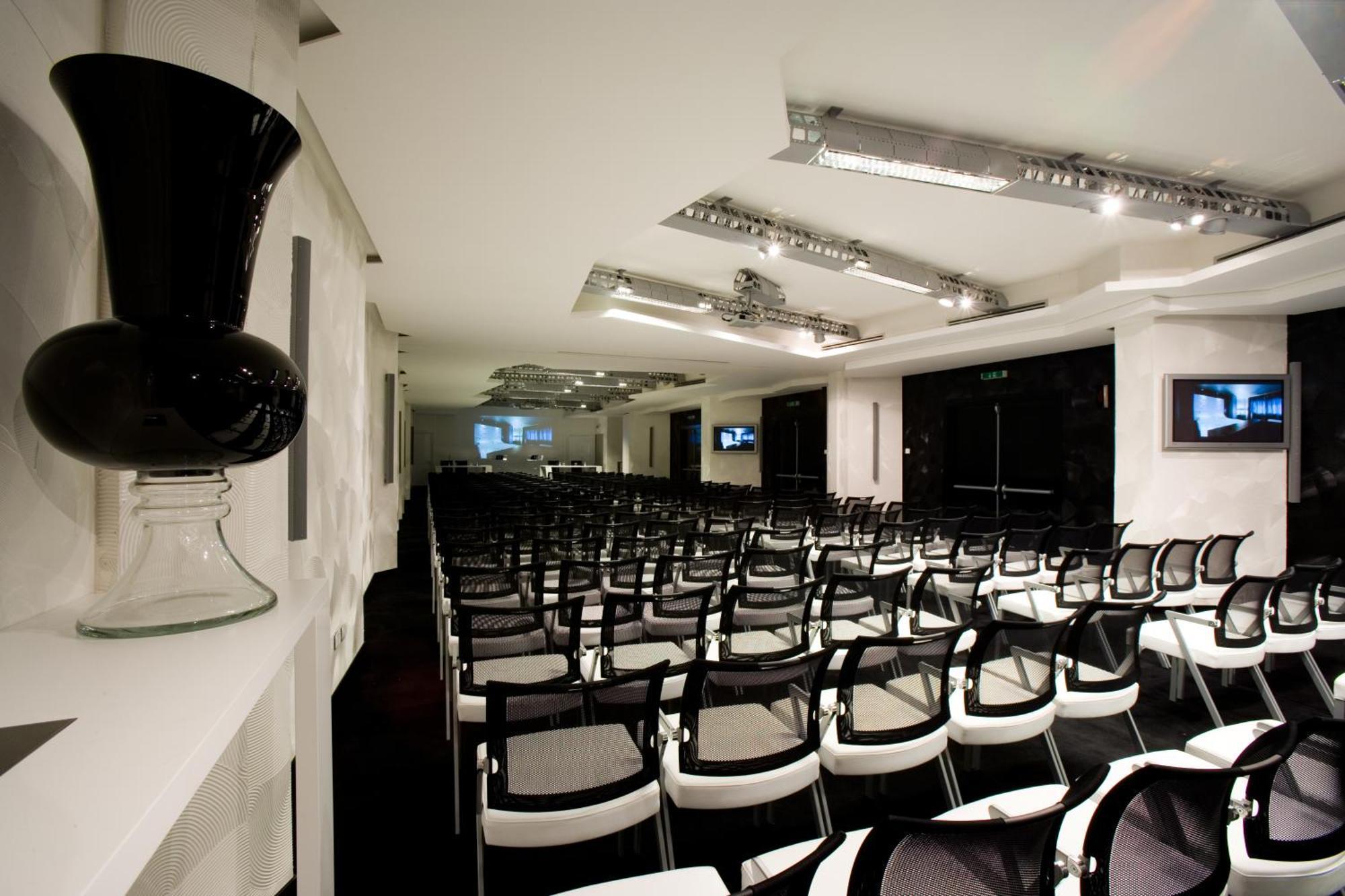 Hotel Vdb Next 4*
